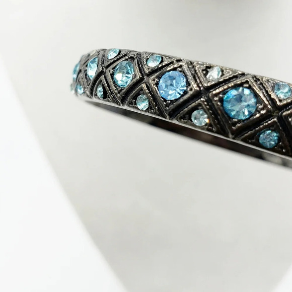 Vintage Bracelet | Black w/ Blue Bling - Picture 4 of 5